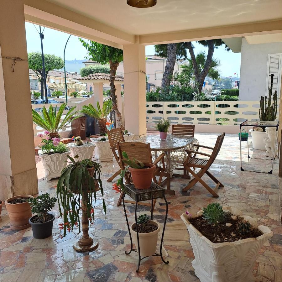 Bouganville Casa Vacanza Ambiente Climatizzato Con Wi Fi 피네토 외부 사진