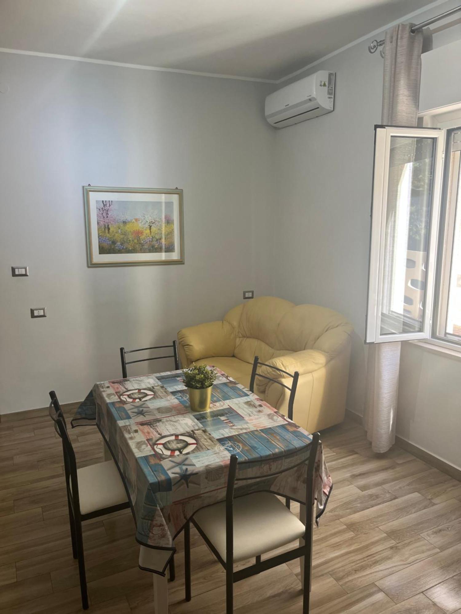 Bouganville Casa Vacanza Ambiente Climatizzato Con Wi Fi 피네토 외부 사진