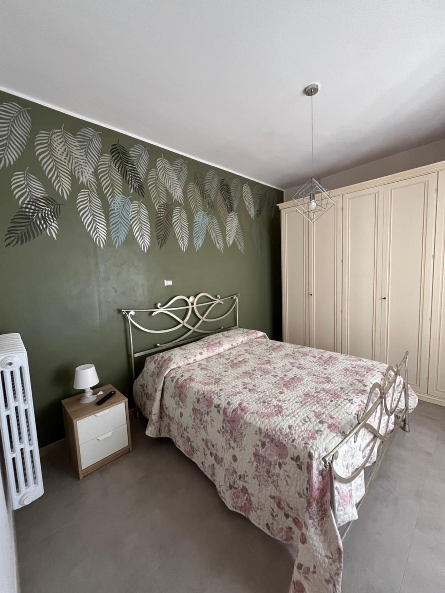 Bouganville Casa Vacanza Ambiente Climatizzato Con Wi Fi 피네토 외부 사진