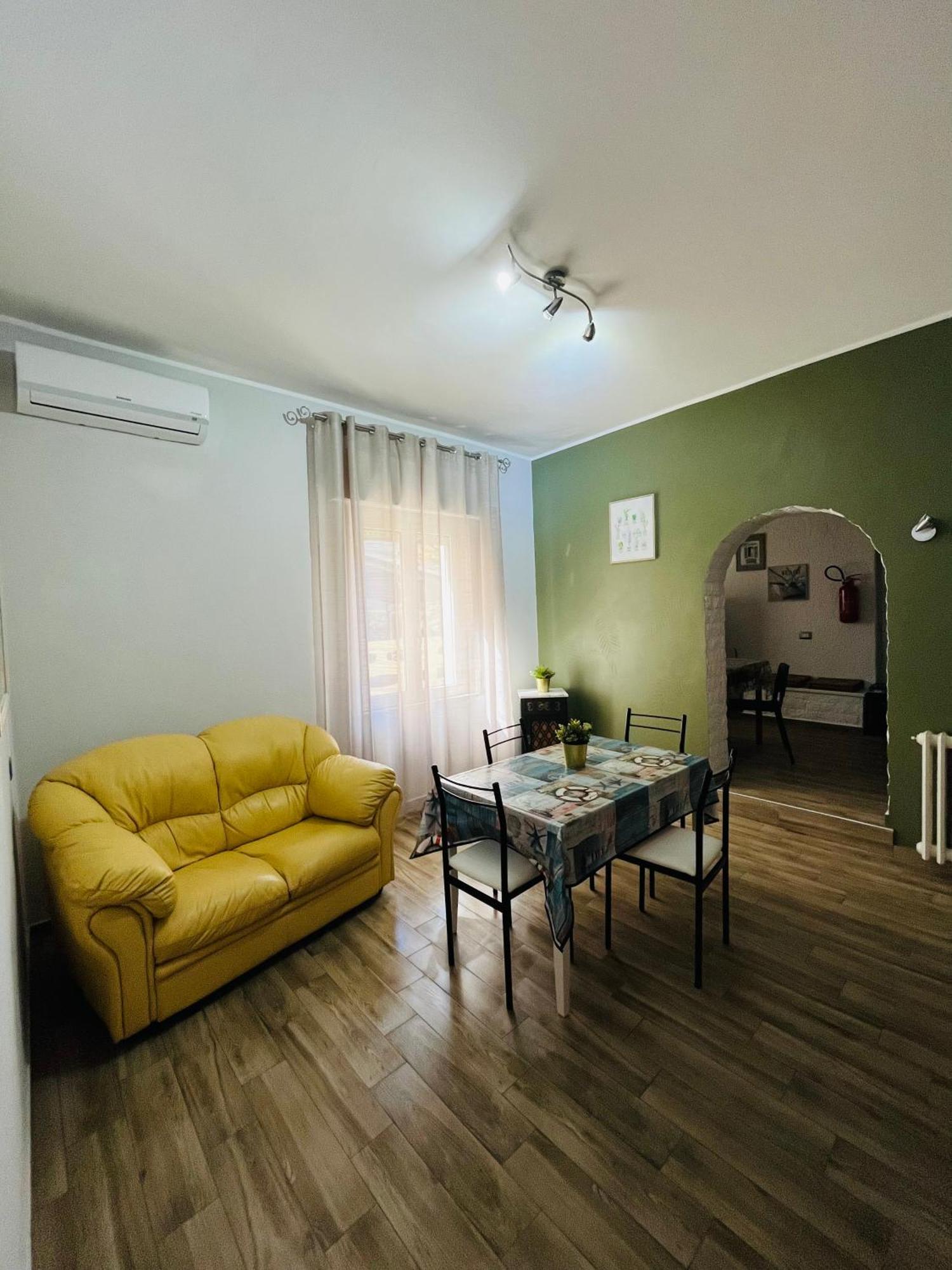 Bouganville Casa Vacanza Ambiente Climatizzato Con Wi Fi 피네토 외부 사진