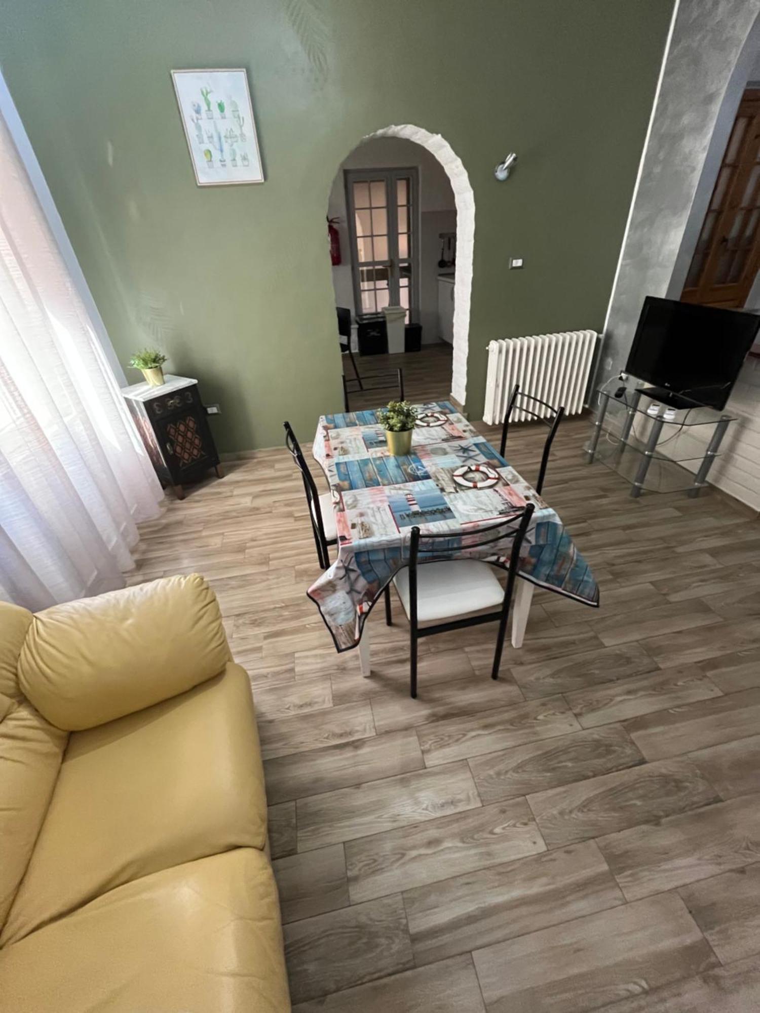 Bouganville Casa Vacanza Ambiente Climatizzato Con Wi Fi 피네토 외부 사진