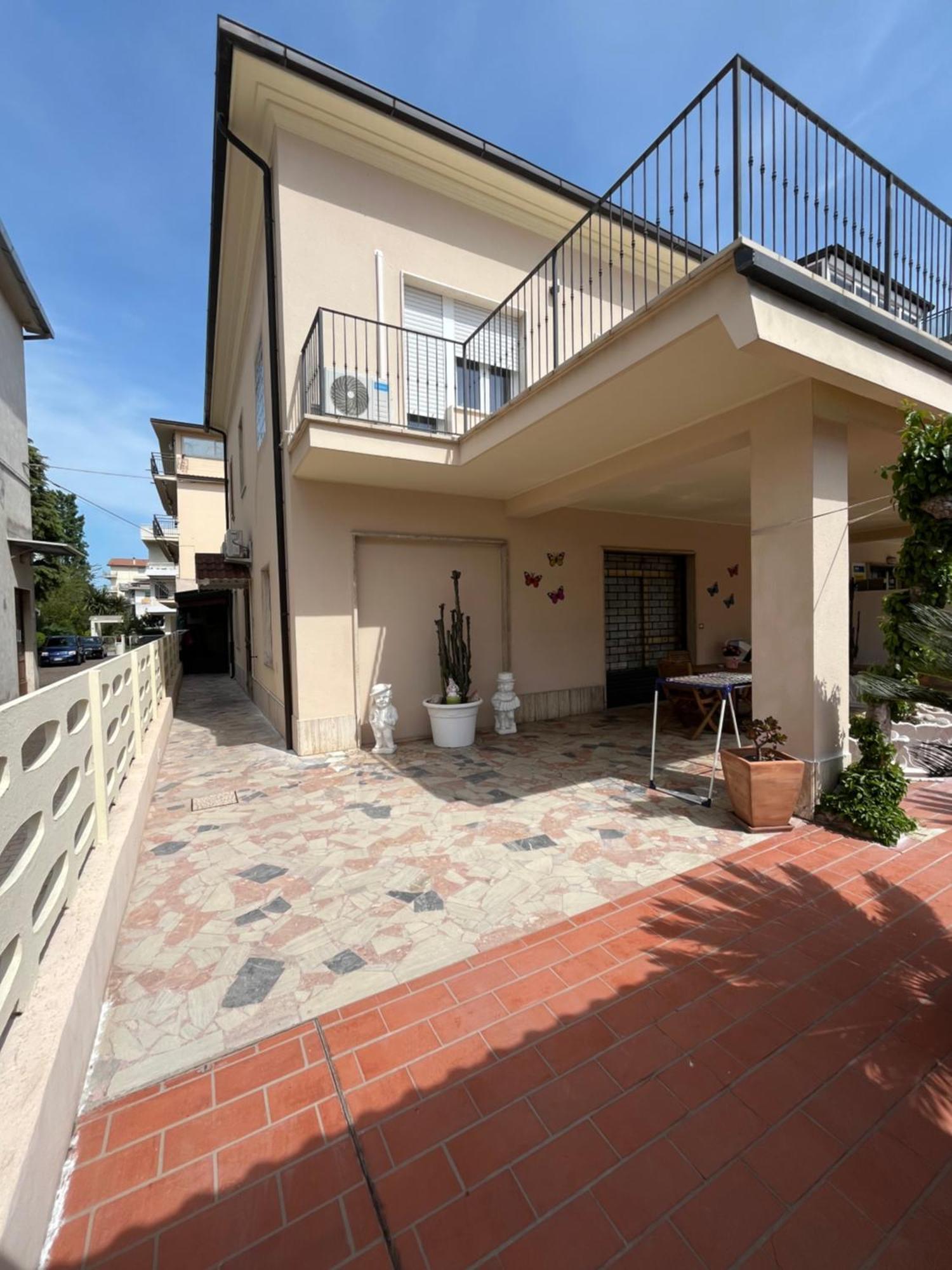 Bouganville Casa Vacanza Ambiente Climatizzato Con Wi Fi 피네토 외부 사진